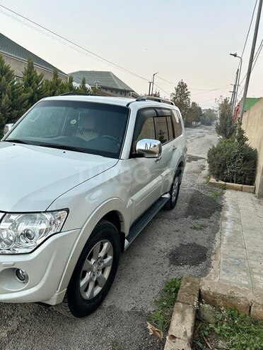 Mitsubishi Pajero 2011, 200,000 km - 3.5 л - Bakı