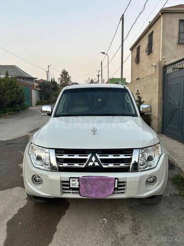 Mitsubishi Pajero 2011, 200,000 km - 3.5 л - Bakı
