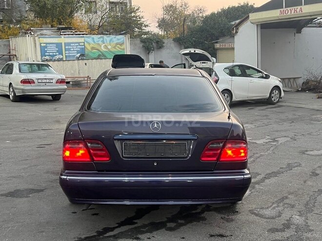 Mercedes E 240 1999, 327,000 km - 2.4 l - Bakı