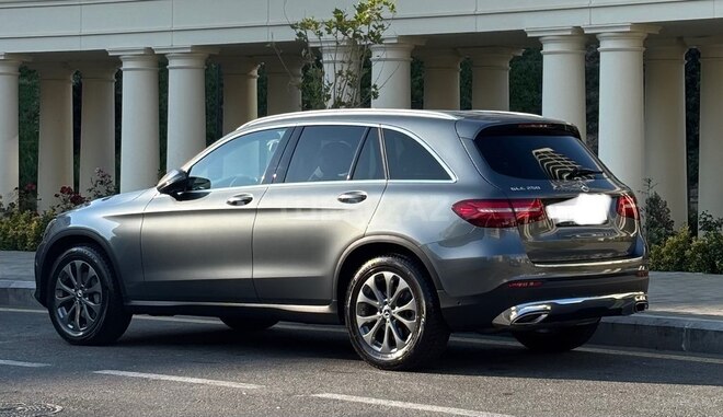 Mercedes GLC 250 4MATIC 2018, 25,000 km - 2.0 l - Bakı