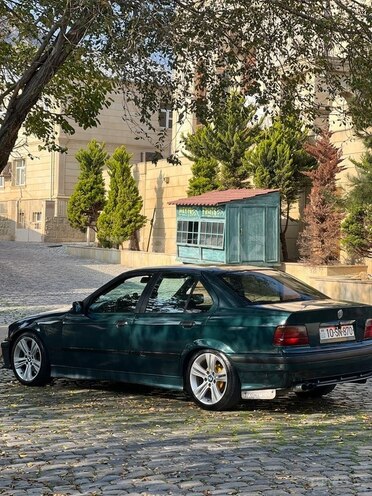 BMW 318 1993, 296,000 km - 1.8 l - Bakı