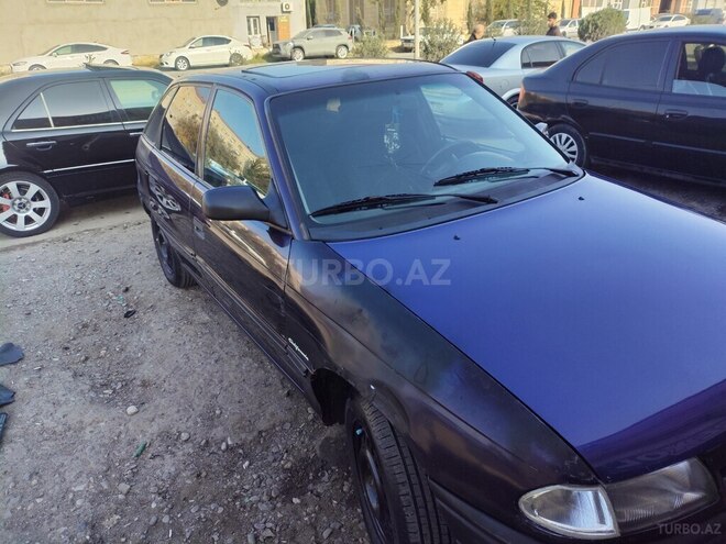 Opel Astra 1994, 350,000 km - 1.6 l - Sumqayıt