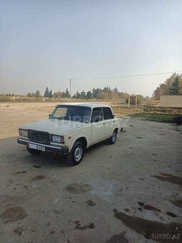 LADA (VAZ) 2107 1985, 50,000 km - 1.7 l - Salyan