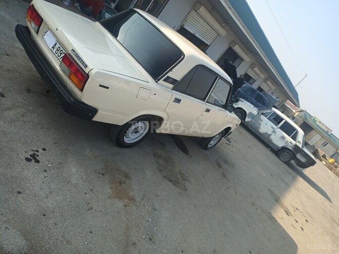 LADA (VAZ) 2107 1985, 50,000 km - 1.7 l - Salyan
