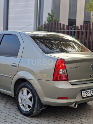 Renault Logan-6