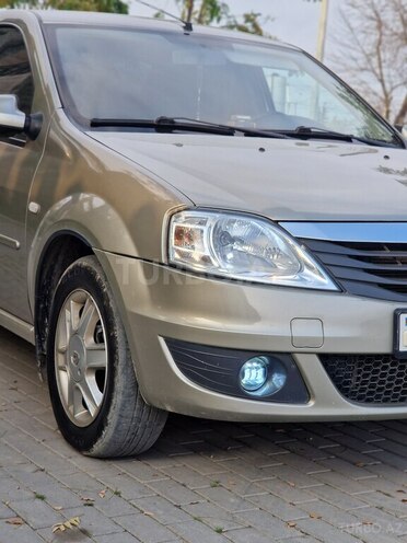 Renault Logan-8