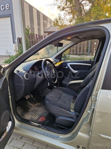 Renault Logan-13