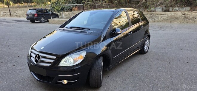 Mercedes B 180 2010, 121,000 km - 1.7 l - Sumqayıt