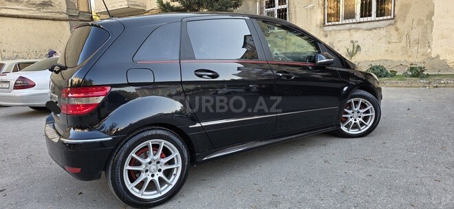 Mercedes B 180 2010, 121,000 km - 1.7 l - Sumqayıt