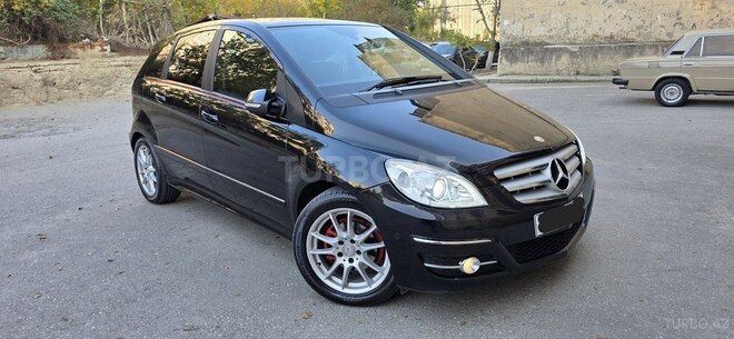 Mercedes B 180 2010, 121,000 km - 1.7 l - Sumqayıt
