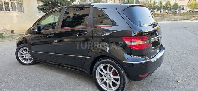 Mercedes B 180 2010, 121,000 km - 1.7 l - Sumqayıt