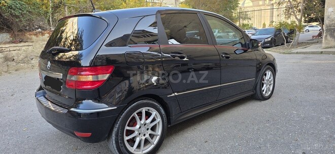 Mercedes B 180 2010, 121,000 km - 1.7 l - Sumqayıt