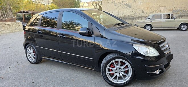 Mercedes B 180 2010, 121,000 km - 1.7 l - Sumqayıt