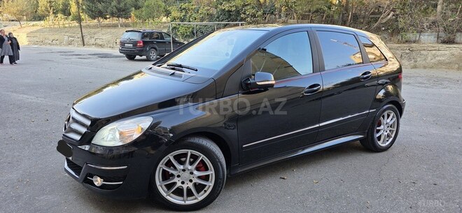 Mercedes B 180 2010, 121,000 km - 1.7 l - Sumqayıt