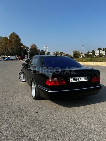 Mercedes E 200 2001, 300,000 km - 2.0 l - Bərdə