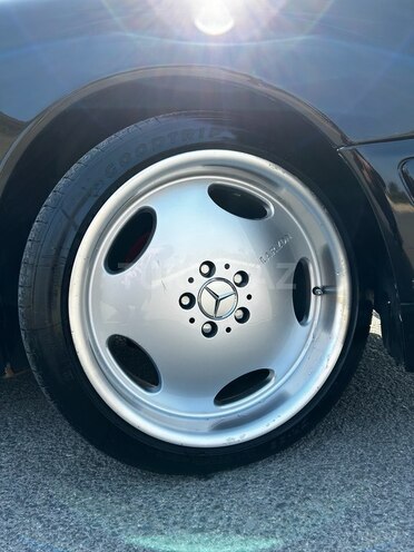 Mercedes E 200 2001, 300,000 km - 2.0 l - Bərdə