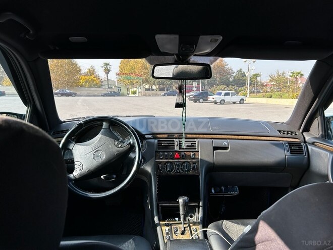 Mercedes E 200 2001, 300,000 km - 2.0 l - Bərdə