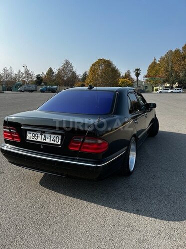 Mercedes E 200 2001, 300,000 km - 2.0 l - Bərdə