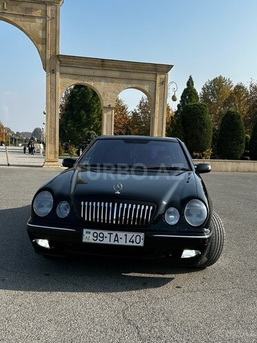 Mercedes E 200 2001, 300,000 km - 2.0 l - Bərdə