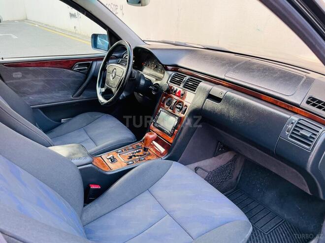 Mercedes E 220 1999, 712,355 km - 2.2 l - Bakı
