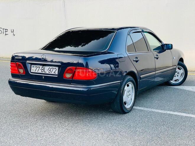Mercedes E 220 1999, 712,355 km - 2.2 l - Bakı