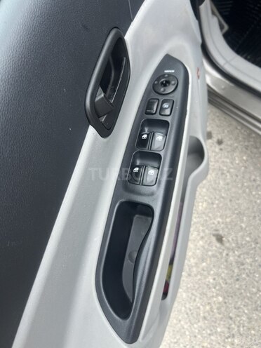 Hyundai Accent 2009, 176,000 km - 1.4 l - Quba