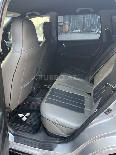 Mitsubishi Airtrek 2004, 221,275 km - 2.0 l - Sumqayıt