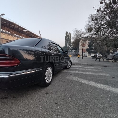Mercedes E 270 2000, 550,000 km - 2.7 l - Bakı