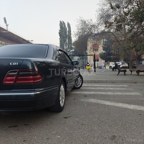 Mercedes E 270 2000, 550,000 km - 2.7 l - Bakı