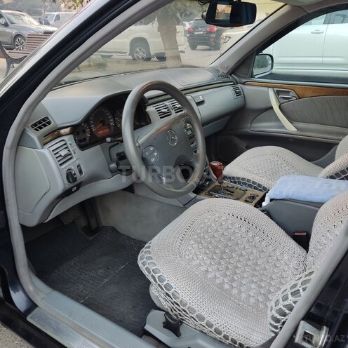 Mercedes E 270 2000, 550,000 km - 2.7 l - Bakı