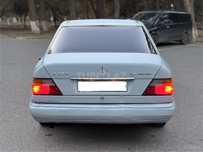 Mercedes 230 E 1993, 215,408 km - 2.3 l - Bakı
