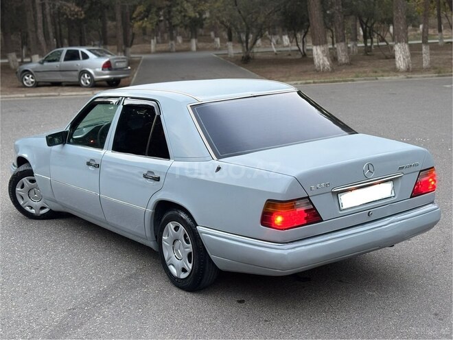 Mercedes 230 E 1993, 215,408 km - 2.3 l - Bakı