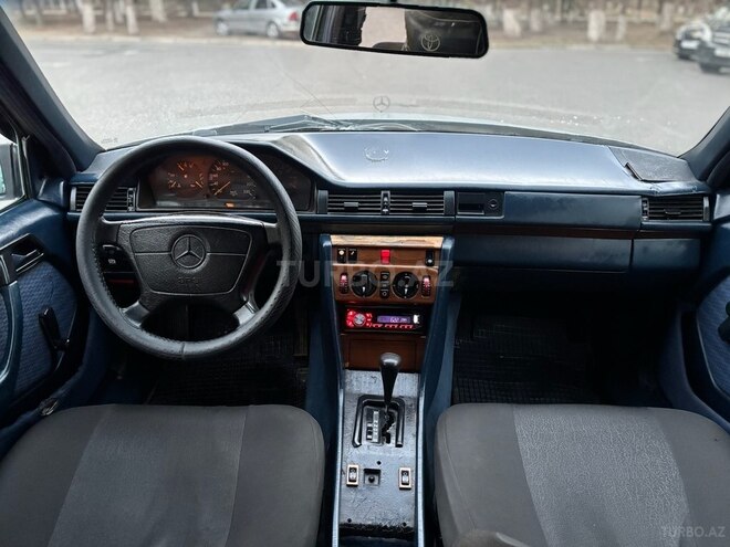 Mercedes 230 E 1993, 215,408 km - 2.3 l - Bakı