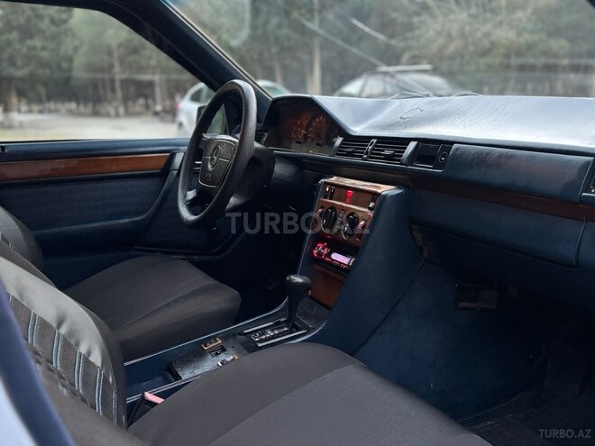 Mercedes 230 E 1993, 215,408 km - 2.3 l - Bakı