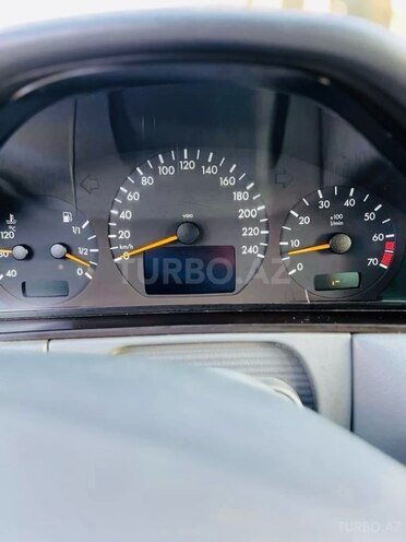 Mercedes E 240 2000, 275,000 km - 2.4 l - Bakı