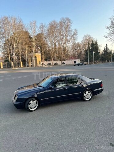 Mercedes E 240 2000, 275,000 km - 2.4 l - Bakı