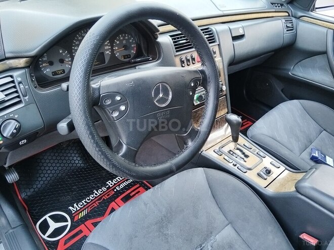 Mercedes E 240 1999, 296,869 km - 2.4 l - Gəncə