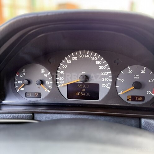 Mercedes E 270 2000, 404,500 km - 2.7 l - Biləsuvar