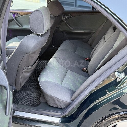 Mercedes E 270 2000, 404,500 km - 2.7 l - Biləsuvar
