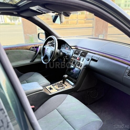 Mercedes E 270 2000, 404,500 km - 2.7 l - Biləsuvar