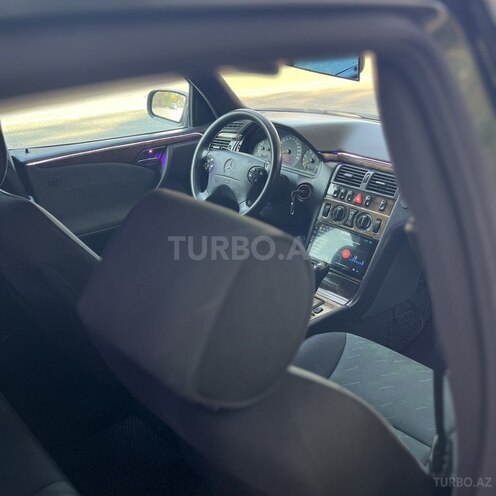 Mercedes E 270 2000, 404,500 km - 2.7 l - Biləsuvar