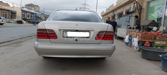 Mercedes E 240 1999, 219,000 km - 2.4 л - Bakı