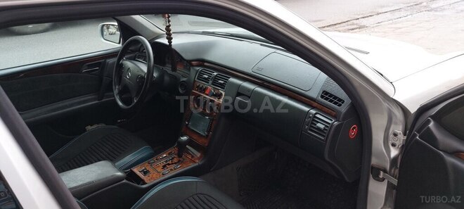 Mercedes E 240 1999, 219,000 km - 2.4 л - Bakı