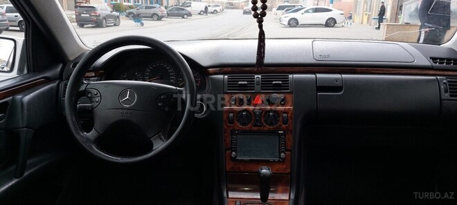 Mercedes E 240 1999, 219,000 km - 2.4 л - Bakı