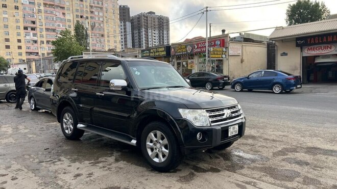 Mitsubishi Pajero 2009, 309,450 km - 3.5 л - Biləsuvar