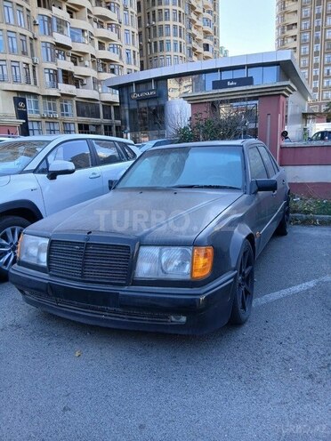 Mercedes 220 E 1995, 150,000 km - 2.2 l - Bakı