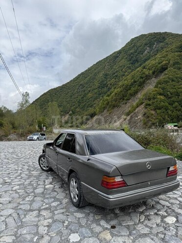 Mercedes 200 E 1991, 470,000 km - 2.0 l - Şəki