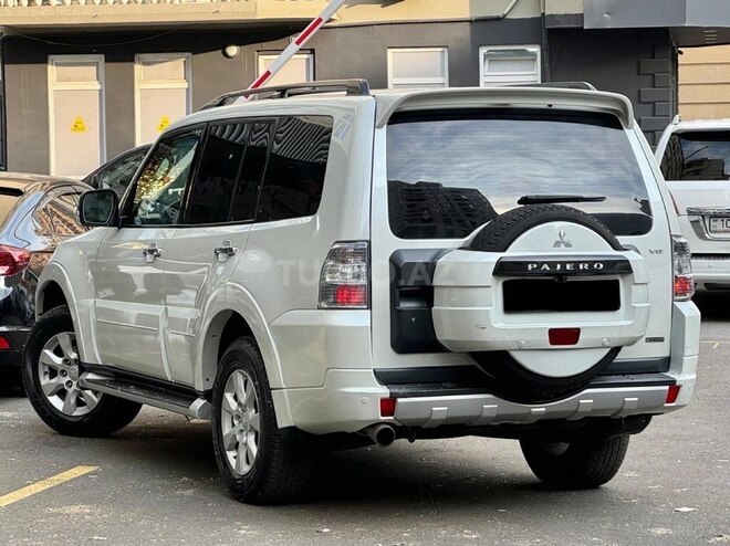 Mitsubishi Pajero 2010, 199,000 km - 3.5 л - Bakı