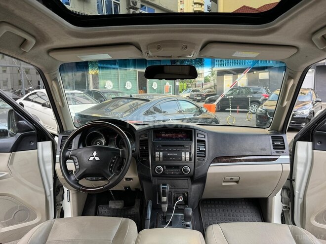 Mitsubishi Pajero 2010, 199,000 km - 3.5 л - Bakı