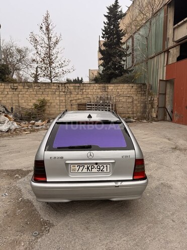 Mercedes C 220 2000, 450,000 km - 2.2 л - Bakı